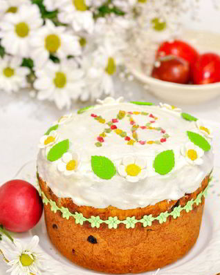 Кулич с цукатами и изюмом