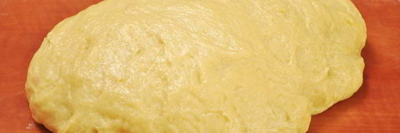 кулич с цукатами и изюмом