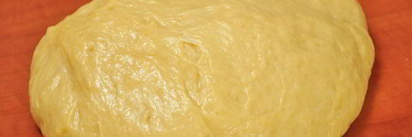 кулич с цукатами и изюмом