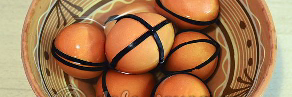 пасхальные яйца в полоску