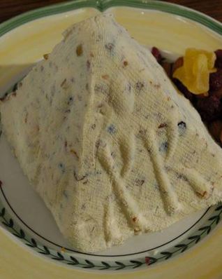 Ванильная пасха с цукатами и миндалем