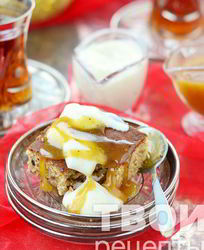 Пудинг с карамельным соусом