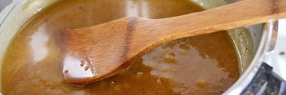 пудинг с карамельным соусом