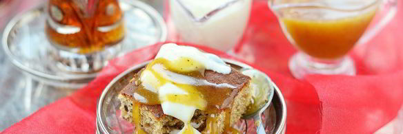 пудинг с карамельным соусом