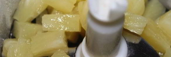 шоколадно-ананасовый десерт с меренгами