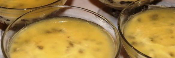 шоколадно-ананасовый десерт с меренгами