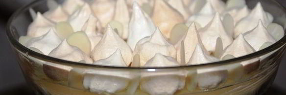 шоколадно-ананасовый десерт с меренгами