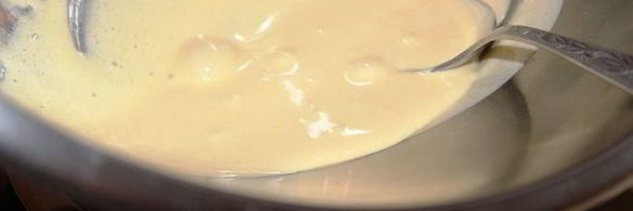 шоколадно-ананасовый десерт с меренгами