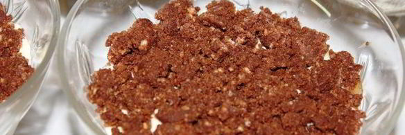 шоколадно-ананасовый десерт с меренгами