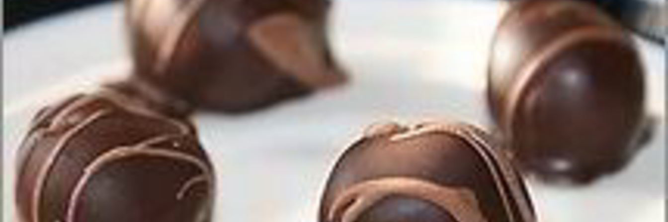 Шоколадное фондю с фруктовыми шашлыками