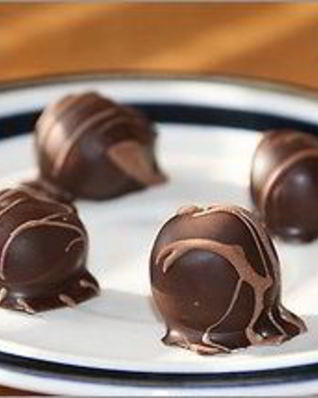 Шоколадное фондю с фруктовыми шашлыками