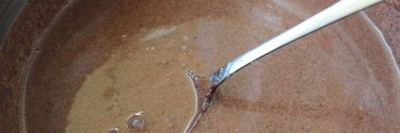 шоколадный десерт с базиликом