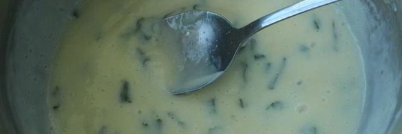 шоколадный десерт с базиликом