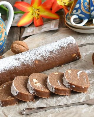 Сладкая колбаска из печенья классическая