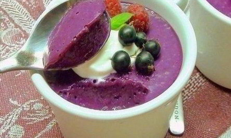 Рецепт десертного суфле из ягод со сгущенкой