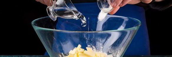 киш с сырным суфле и помидорами черри