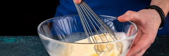 киш с сырным суфле и помидорами черри