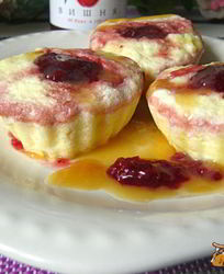 Паровое творожное суфле с вишневым конфитюром