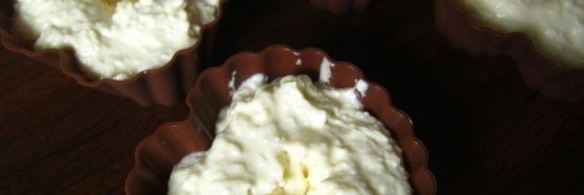 паровое творожное суфле с вишневым конфитюром