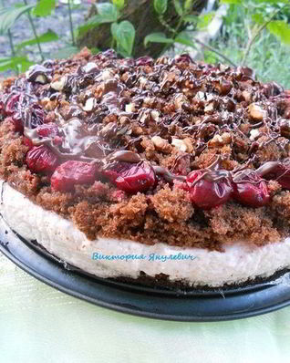 Шоколадный кухэ с нежнейшим вишневым кремовым суфле