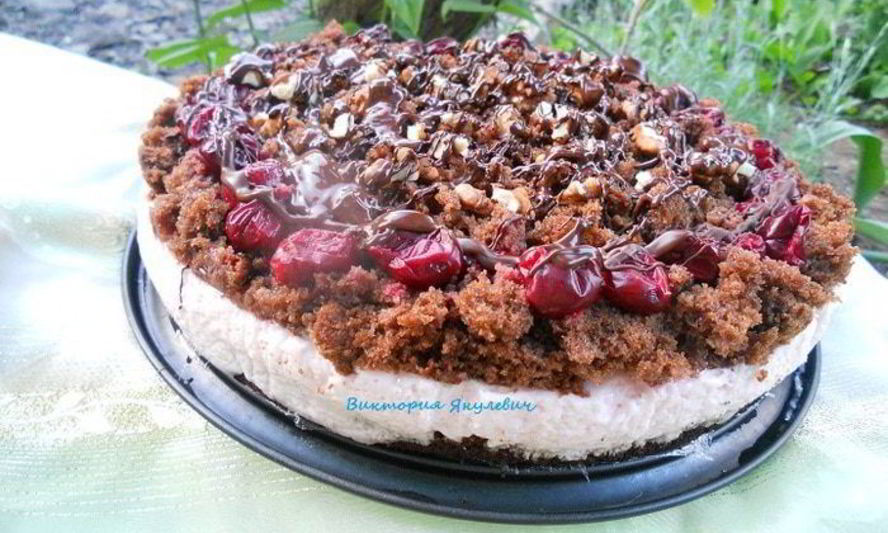 Рецепт шоколадного кухэ с нежнейшим вишневым кремовым суфле