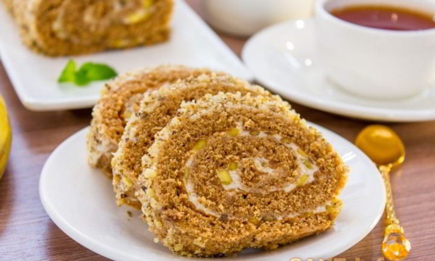 Рецепт шоколадного рулета с банановым суфле и грецкими орехами