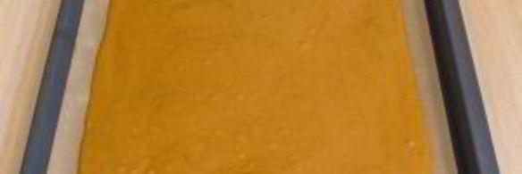 шоколадный рулет с банановым суфле и грецкими орехами