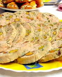 Суфле из курицы с фисташками