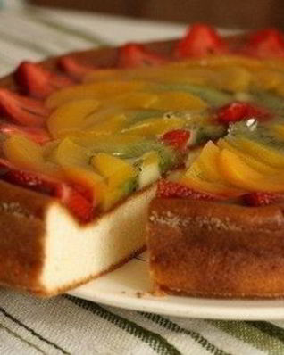 Торт-суфле с творогом и фруктами