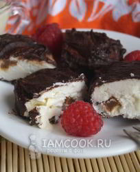 Сырки со сгущенкой в шоколадной глазури