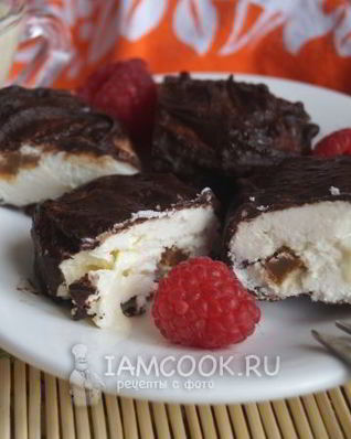 Сырки со сгущенкой в шоколадной глазури