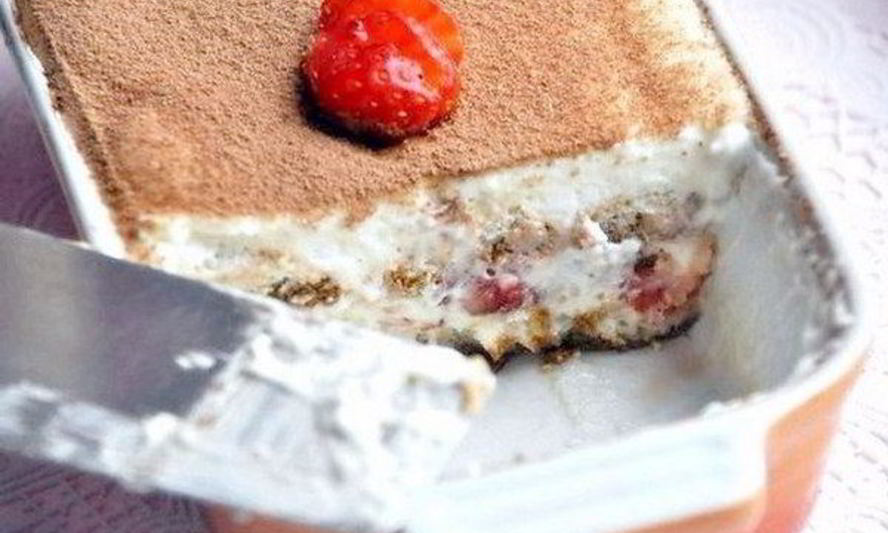 Рецепт нежного тирамису с творогом и клубникой