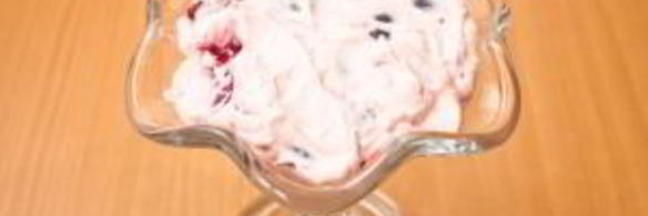 творожный десерт с шоколадом и черешней