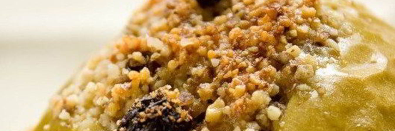 Яблоки, запеченные с орехами и медом