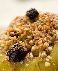 Яблоки, запеченные с орехами и медом