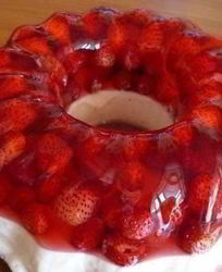 Земляничное желе с ванильным кремом