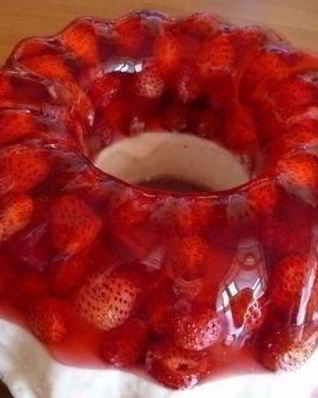 Земляничное желе с ванильным кремом