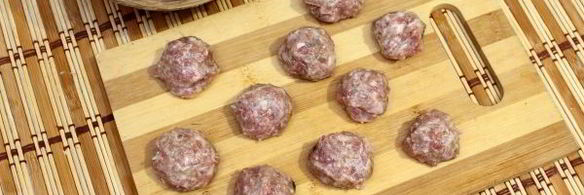 фрикадельки с подливкой