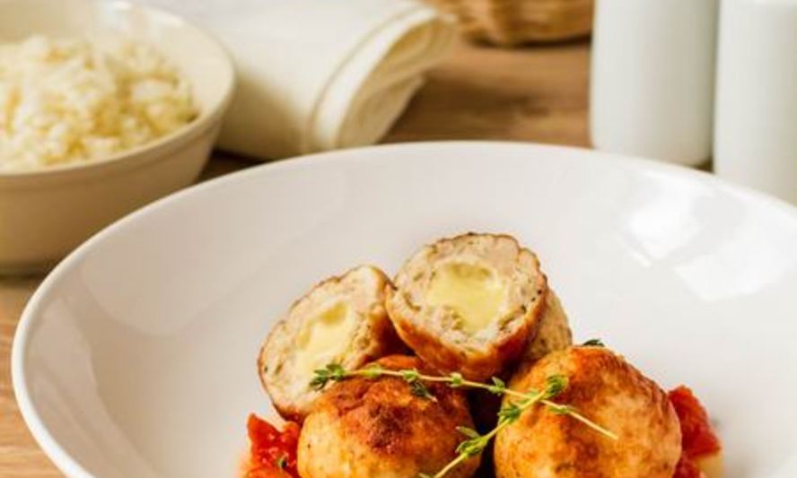 Рецепт куриных фрикаделек с моцареллой