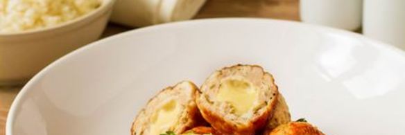 куриные фрикадельки с моцареллой