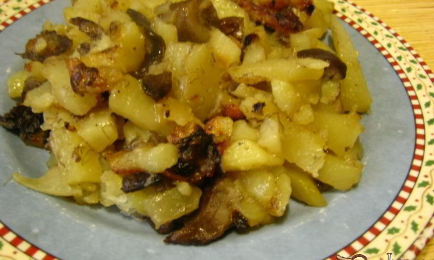 Рецепт картофеля с лесными грибами и луком