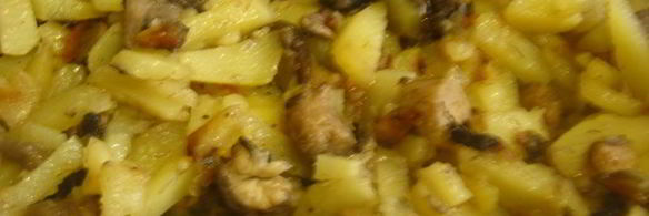 картофель с лесными грибами и луком