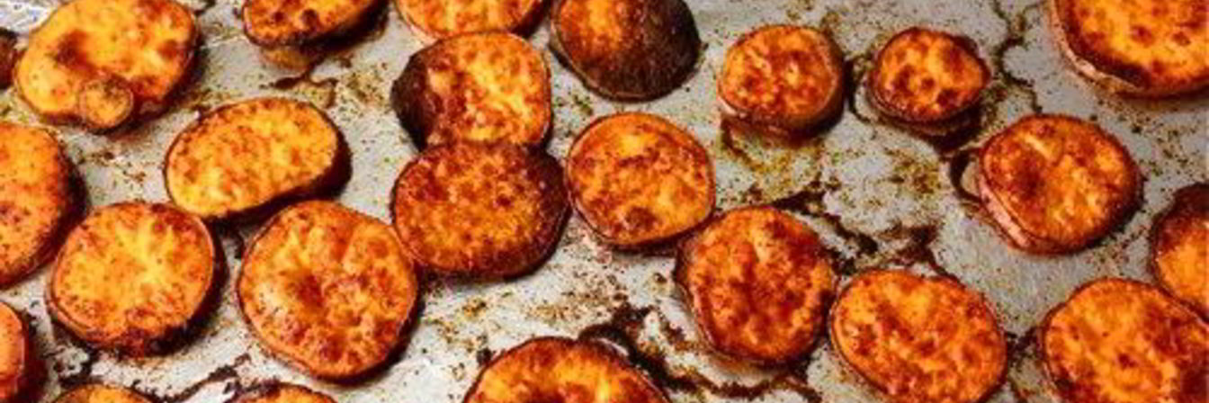 Картофель с паприкой и чесноком