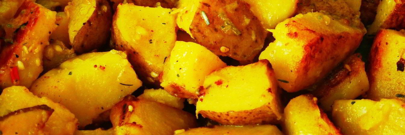 Картофель с розмарином и чесноком
