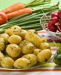 Картофель с зеленью и чесноком