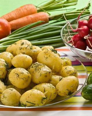 Картофель с зеленью и чесноком