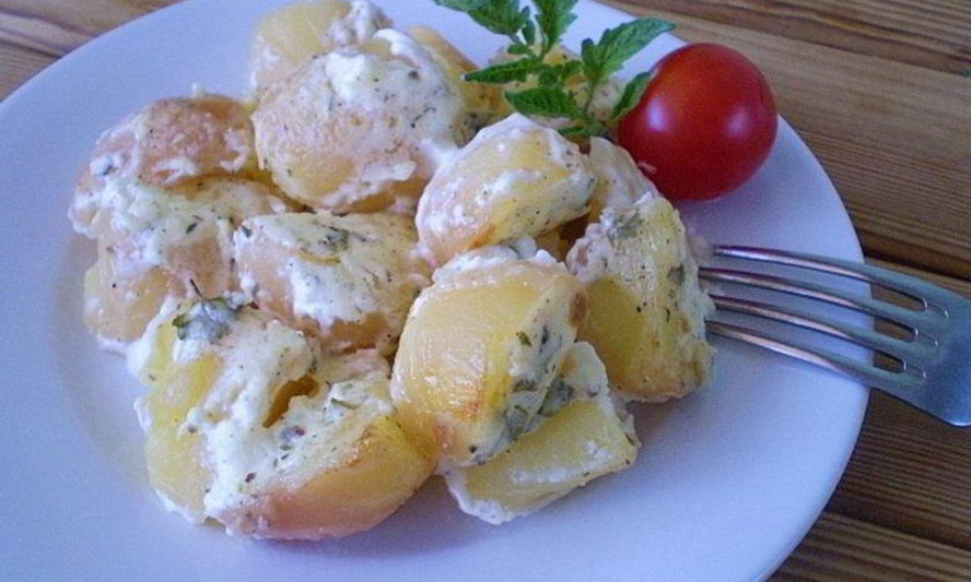 Рецепт картофеля в духовке под соусом