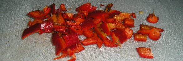 картофель, жареный с цукини и помидорами черри