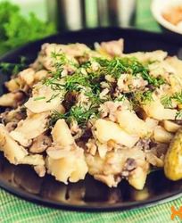 Картошка с шампиньонами жареная