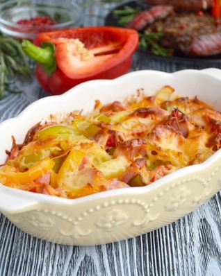 Картошка с сосисками в духовке